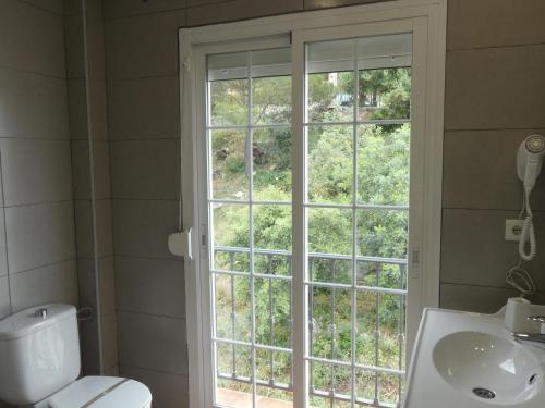 Gallery image of Alojamientos Monteverde in Oj&eacute;n