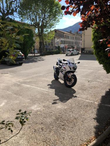 Gallery image of Nouvel Hôtel du Commerce in Castellane