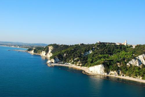 Gallery image of Green Garden Village in Sirolo