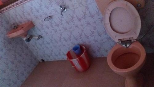 Phòng tắm tại VAMOOSE ALISHA SILKROUTE