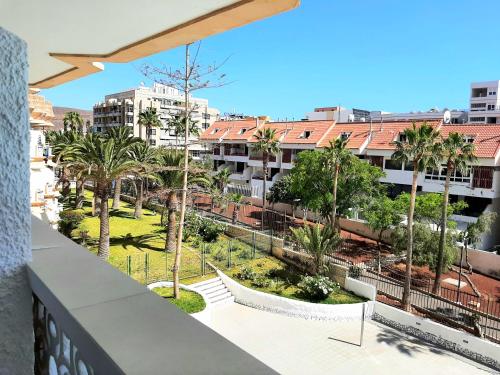 Las Americas, PH317 with pool next to the ocean