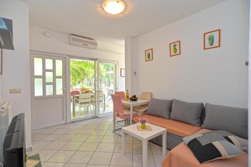 Apartments Marko 1377