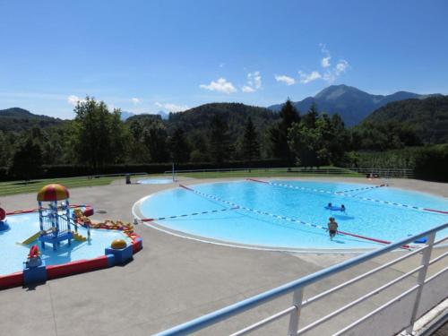 Bazén v ubytování Onnion nebo v jeho okolí