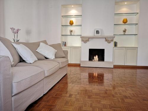 Зона вітальні в So Fine - Apulian Flats