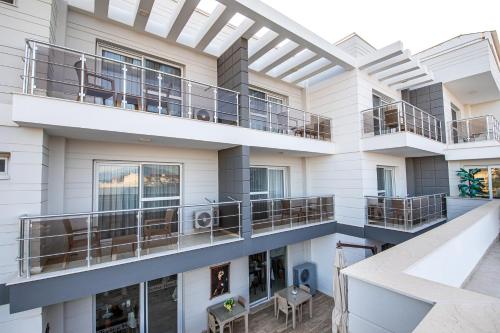 Twins Hotel Çeşmeにあるバルコニーまたはテラス