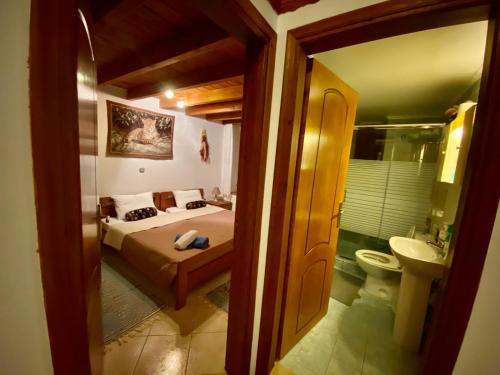 Ванна кімната в Villa Afroditi