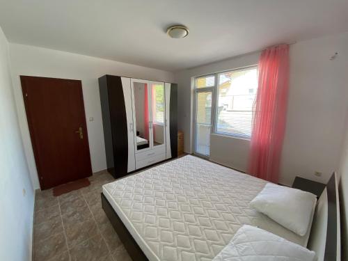 Fotografie z fotogalerie ubytování Apartments in complex Daisy v destinaci Kranevo