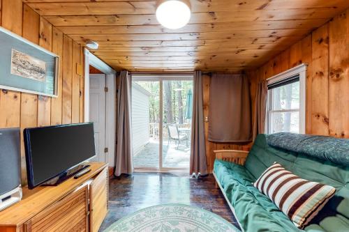 Cottage by the Pond – Photos 3