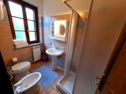 ห้องน้ำของ LEONÄRDO Guests House
