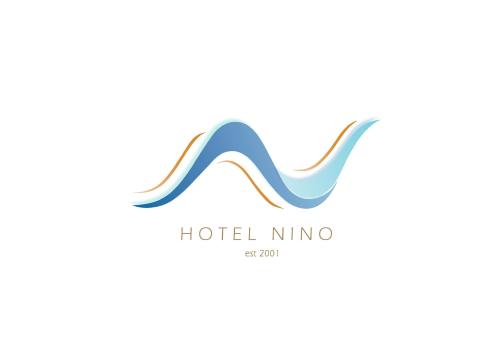 logotipo del hotel nino con onda en Hotel Nino, en Dhërmi
