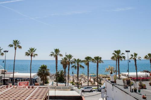 Spacious 200 sq.m. penthouse with sea view terraces ...
