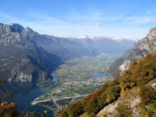 a view of a valley in the mountains at bb chiavenna centro storico in Chiavenna