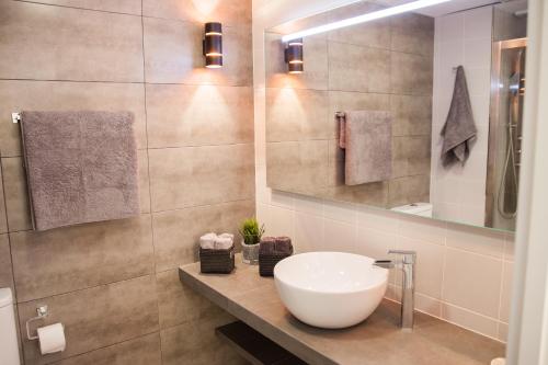 Spacious 200 sq.m. penthouse with sea view terraces