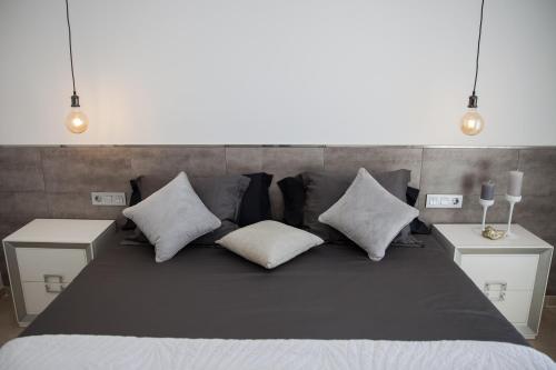 Spacious 200 sq.m. penthouse with sea view terraces