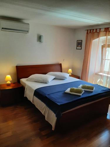 Old Town Cres Apartments