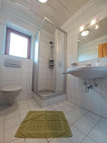 Phòng tắm tại Ferienwohnungen Asterbach