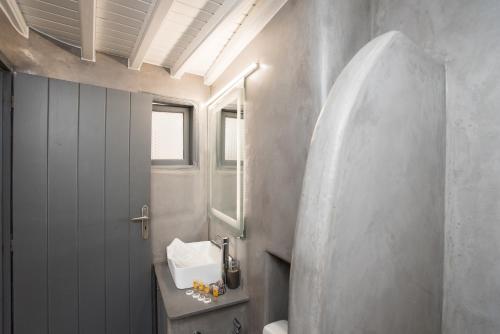 Kupatilo u objektu Alessios Houses Mykonos Town