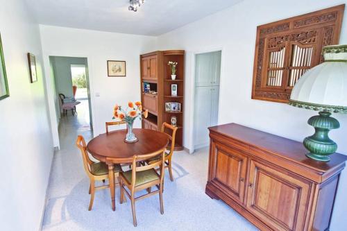 Casalionelantibes Large apartment with AC, king-size bed, garden and parking