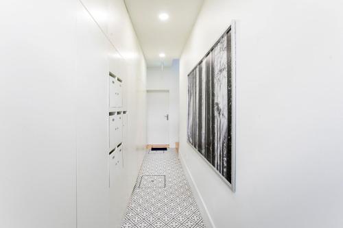 LovelyStay - Cozy 1BR in Santa Catarina w/ Balcony
