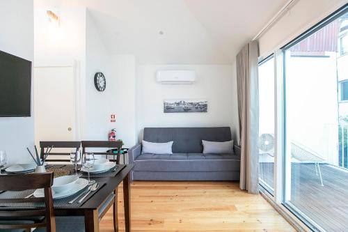 LovelyStay - Cozy 1BR in Santa Catarina w/ Balcony