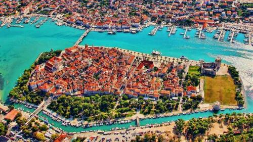 Fotografie z fotogalerie ubytování Studio Apartment in Trogir with Sea View, Terrace, Air Conditioning, Wi-Fi (4786-5) v Trogiru