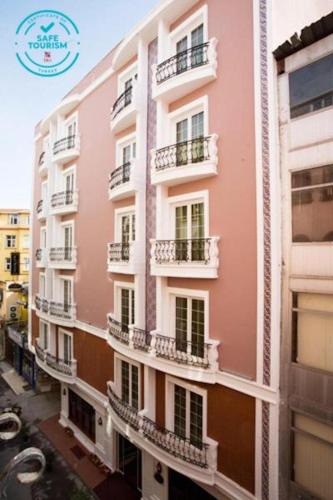El edificio en el que está el hotel