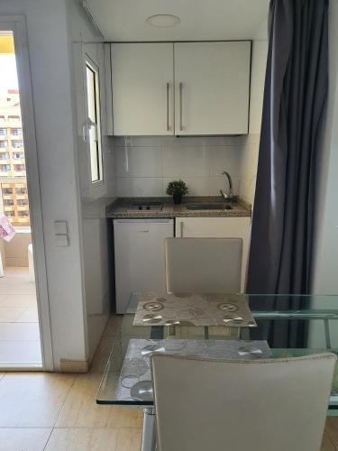 Estudio El Puerto - En el mismo centro de Fuengirola, primera línea de playa