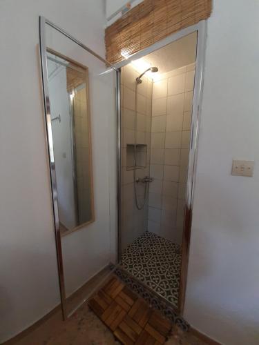 Bilik mandi di Terre Cretoise