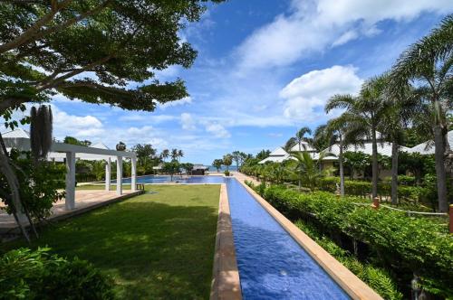 สวนหย่อมนอก Sirarun Resort