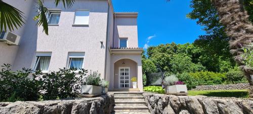Κήπος έξω από το Luxury Apartment Isabel