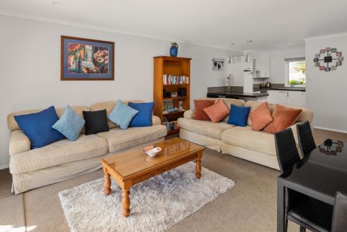 Gallery image of Fabulous Apartment with Private Spa Pool & Gym in Picton