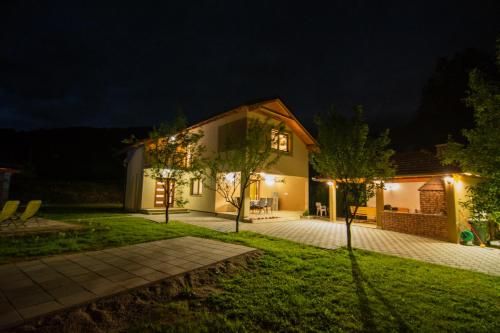  Holiday Home Faruk -  Room  picture :   Tea/Coffee maker    Shower    TV                           