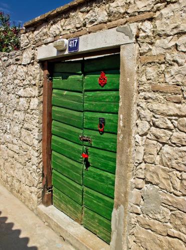 Gambar di galeri bagi Room in Susak with air conditioning, Wi-Fi (3865-3) di Susak