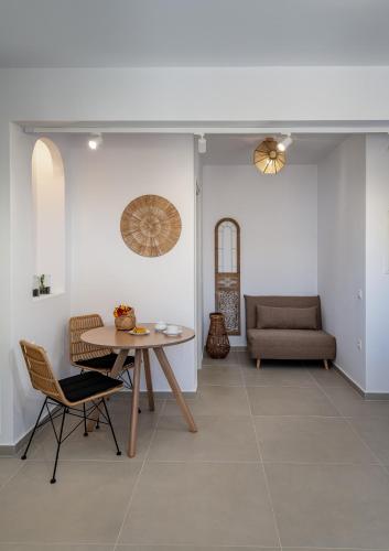 Zona de estar de Remezzo Bayfront Suites
