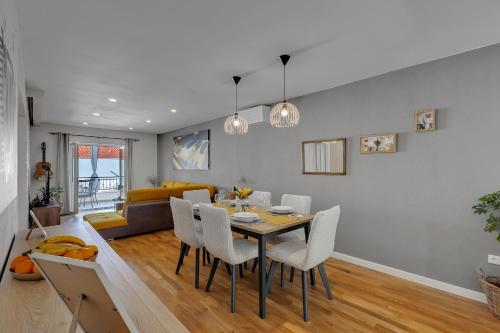 Apartments Piano