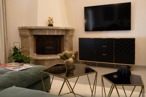 Regina's Downtown Apartment by CorfuEscapes