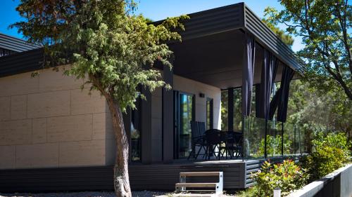 Κήπος έξω από το Adrialux Camping Mobile Homes