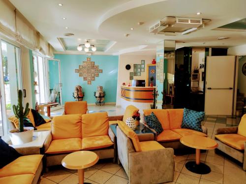Hotel Adria B&B - Colazione fino alle 12