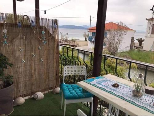Athina Studiosにあるバルコニーまたはテラス