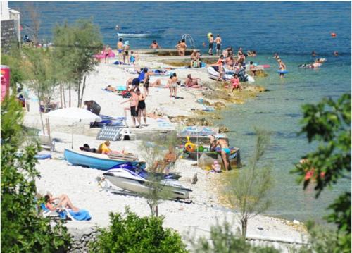 Apartment in Slatine with Terrace, Air conditioning, Wi-Fi (4789-2), Trogir, Croaţia