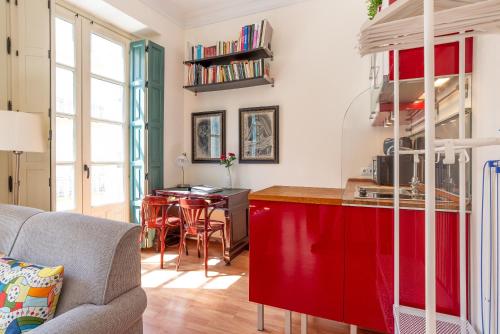 A seating area at Carretería I & 5 balconies by ELE Apartments