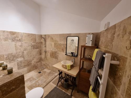 Bilik mandi di La Bastide
