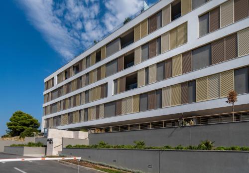 Zaloo, Luxury Apartment with Sea-View and Jacuzzi