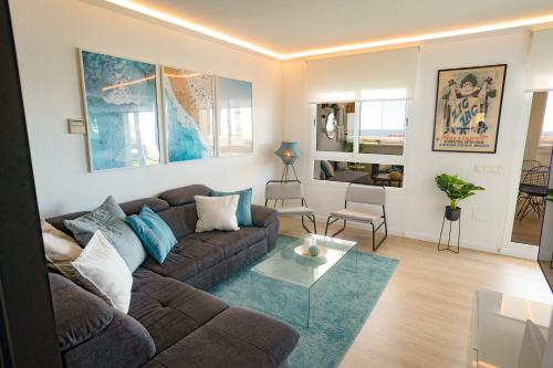 Beautiful apartment with 2 terraces, Pool & Beach