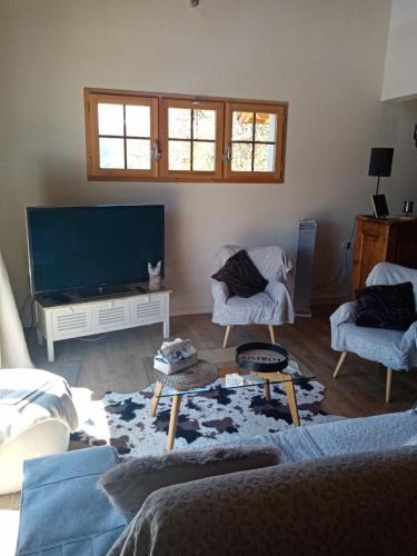Μια τηλεόραση ή/και κέντρο ψυχαγωγίας στο Chalet Mariabel Vue panoramique
