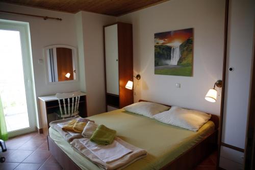 Postelja oz. postelje v sobi nastanitve (4855-2) Apartment in Lopar with sea view, balcony, air conditioning, WiFi