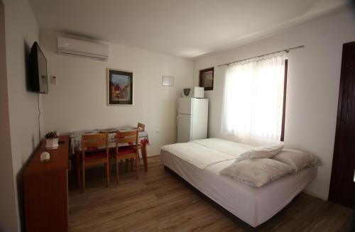 Apartment 4693-1 for max. 6 pers. in Malinska