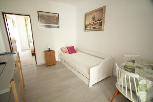 Apartment 4693-2 for max. 4 pers. in Malinska