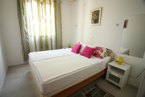 Apartment 4693-2 for max. 4 pers. in Malinska