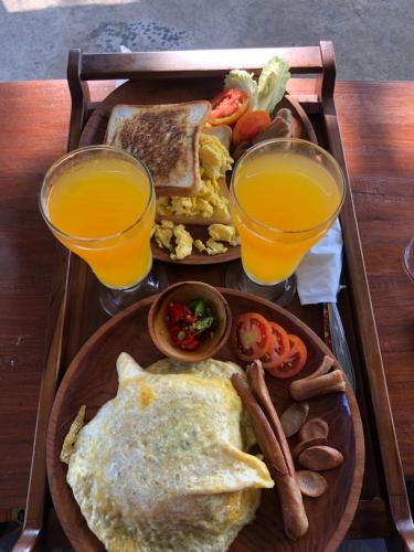 Opsi sarapan yang tersedia untuk tamu di Kubah Bali Glamping